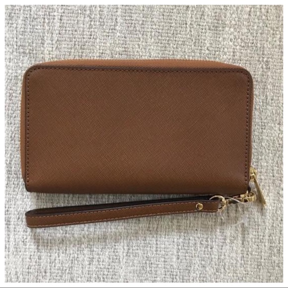 Nwt mk Multifunction Large Phone Wristlet Wallet - Picture 2 of 3